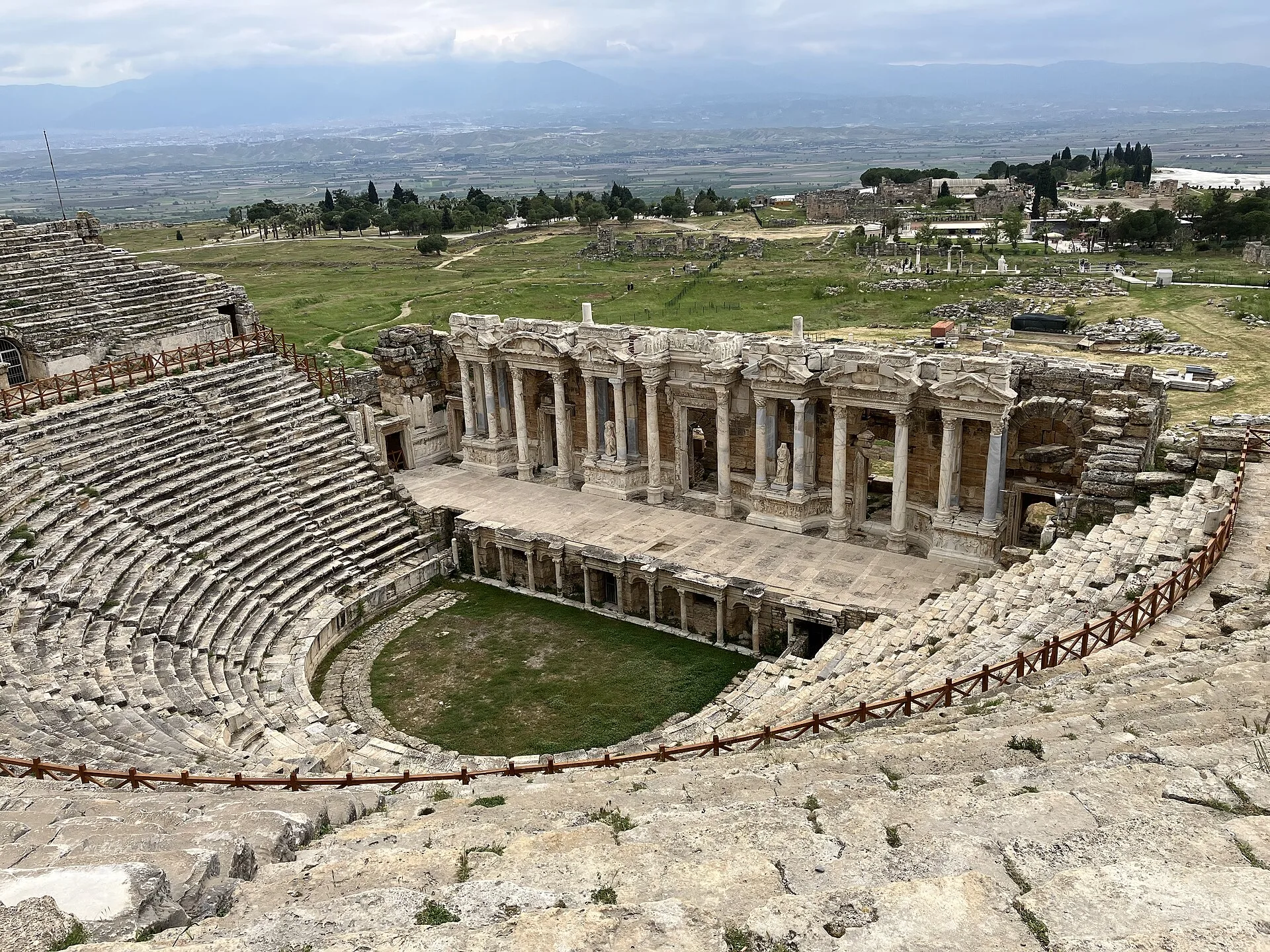 ️ Hiérapolis : théâtre, nécropole et piscine antique
